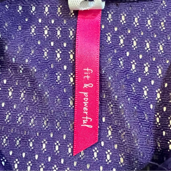 Moving Comfort half zip, size small - Picture 4 of 9